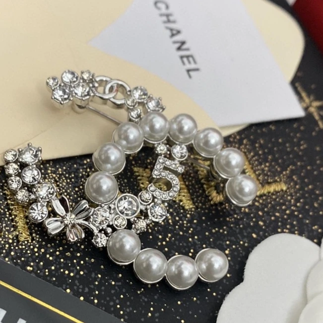 Chanel Brooch 1lyx20 (1)